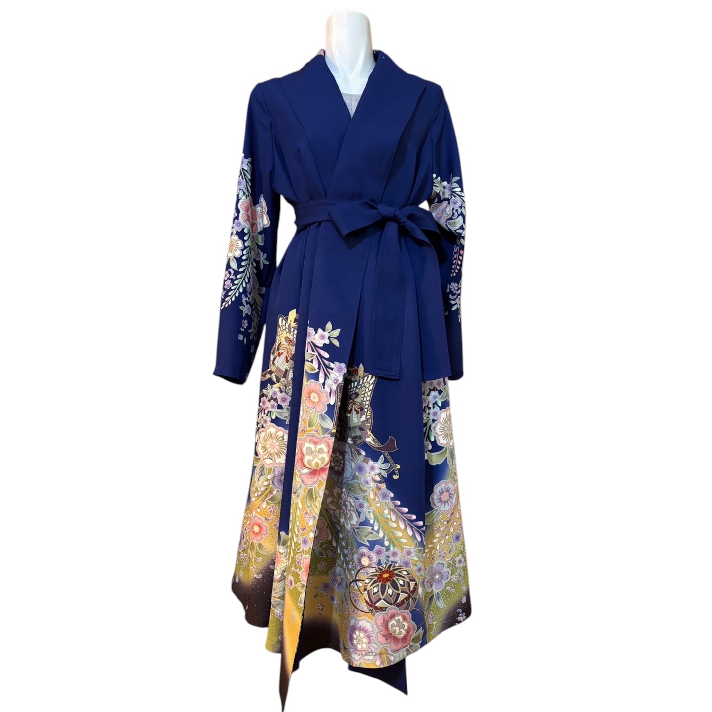 【御所解き車・手鞠】辻ヶ花が描かれた紺色の振袖リメイクドレスコート 身頃裏地付き