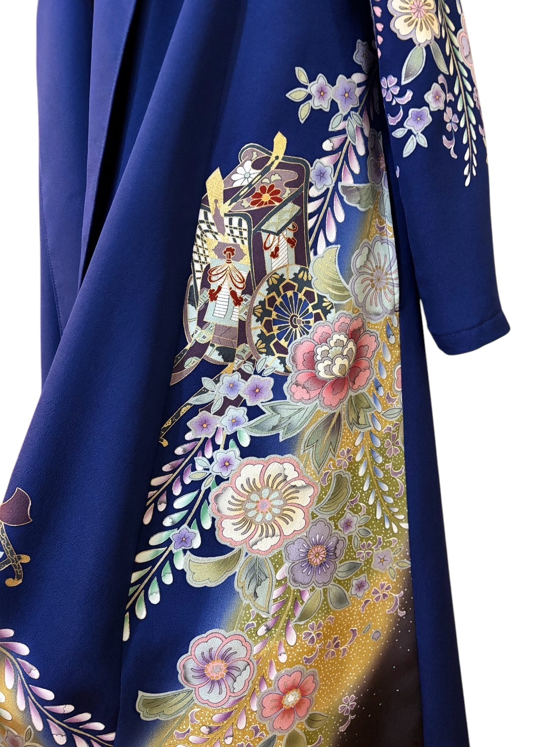 【御所解き車・手鞠】辻ヶ花が描かれた紺色の振袖リメイクドレスコート 身頃裏地付き