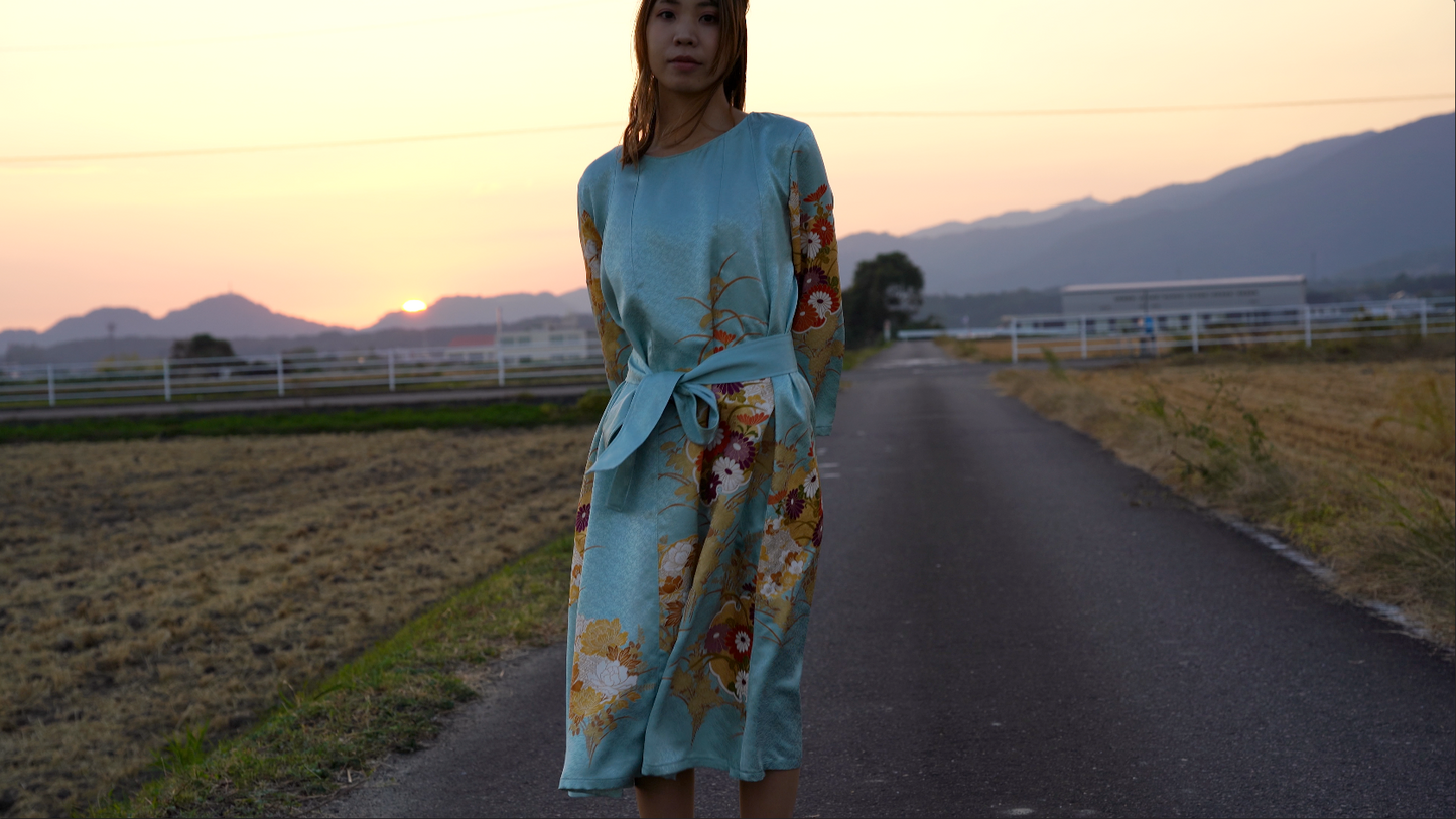 【昭和時代の着物（推定50年〜60年前】訪問着リメイクAラインワンピース