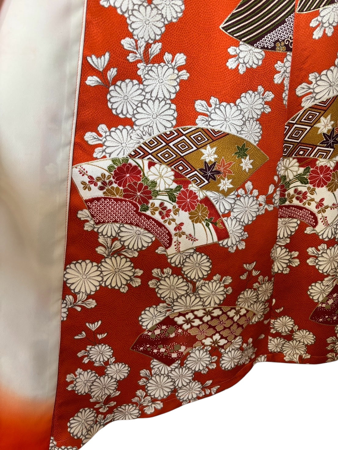 【小紋】菊花と扇面が描かれたオレンジの小紋リメイクジレ